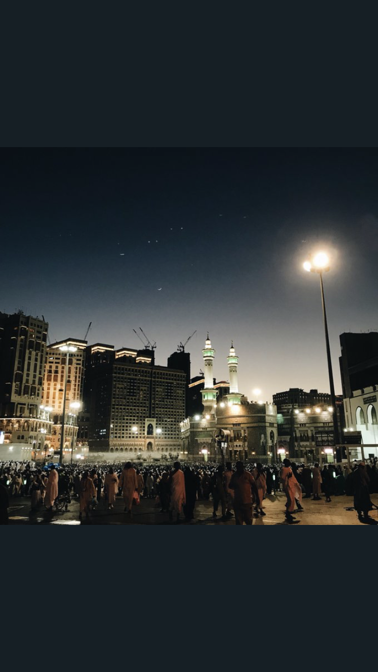 #هلال_رمضان‬⁩ يجاوره ⁧‫#نجمة_المساء‬⁩ كوكب الزهرة  رمضان١٤٣٩هـ.